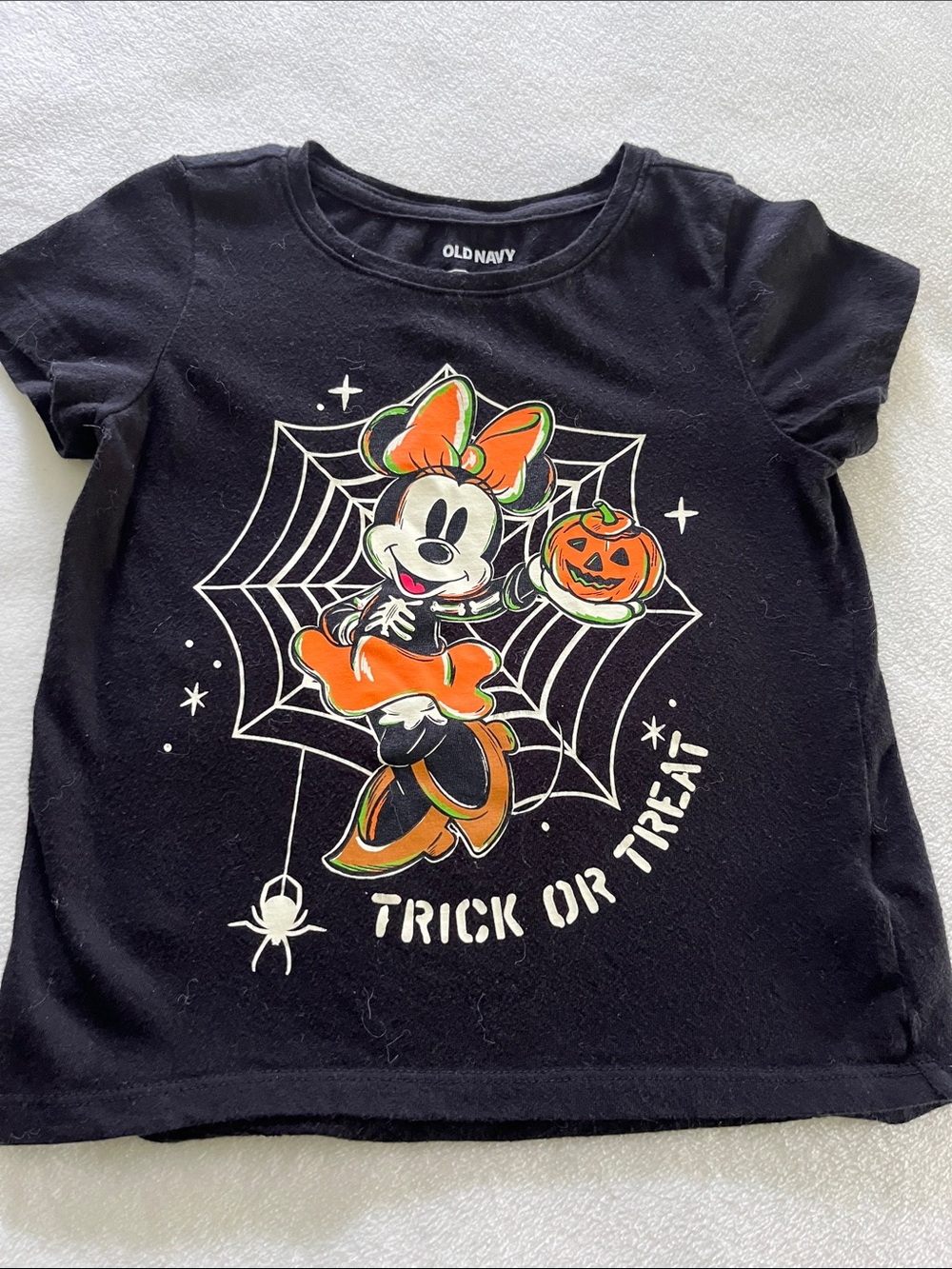 Minnie Mouse Halloween tee. Size 5
